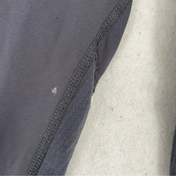 LULULEMON Women’s Inspire Crop II Gray Heathered Coal Lila Stripe size: 6 - Picture 9 of 13